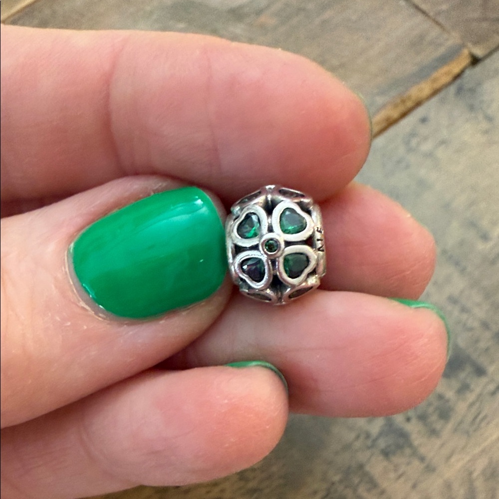 PANDORA lucky shamrock charm